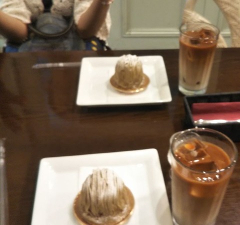 モンブランケーキとカフェオレ