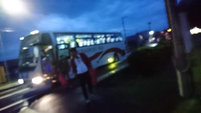 バス到着