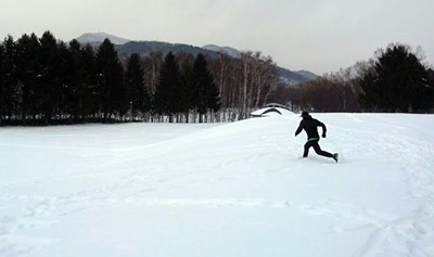 雪上ランすっころび