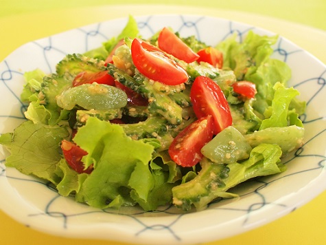 ゴーヤと刺身こんにゃくのサラダ