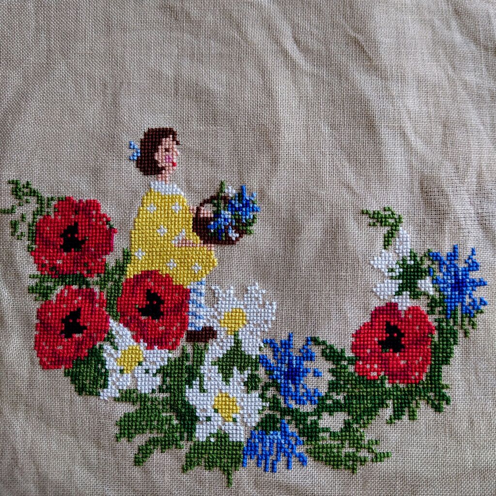 クロスステッチ　ハンドメイド   完成品　刺繍　リリーバイオレットさん Lilli Violet リリーバイオレットBlanche Neige 白雪姫 クロス