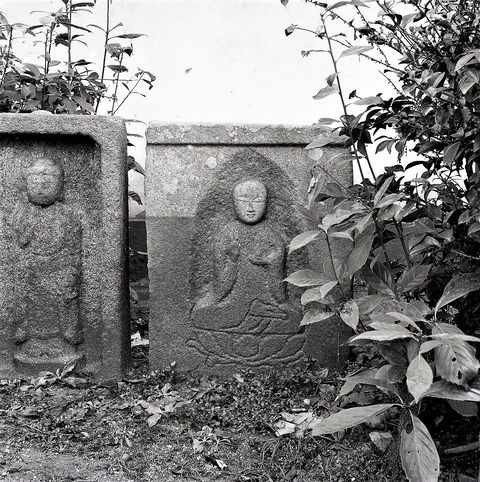 柳本専行院建治三年型地蔵坐像石棺仏 (2)