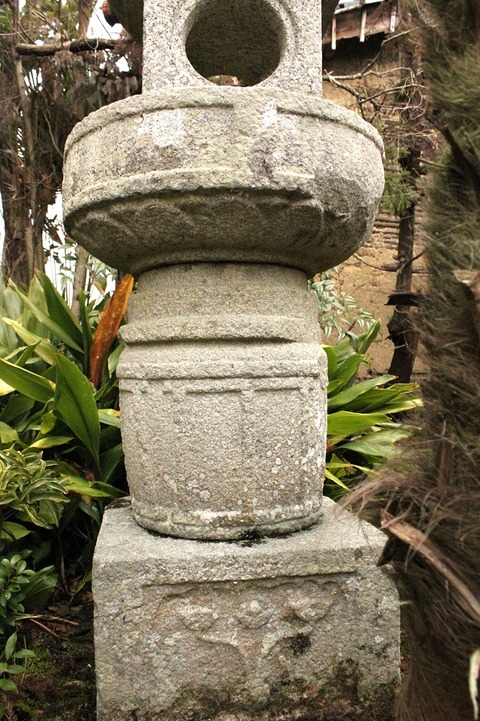 2024.03.06.禅林寺宝塔残欠 (2)