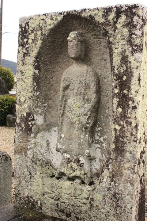 柳本専行院建治二年型阿弥陀如来立像石棺仏 (10)