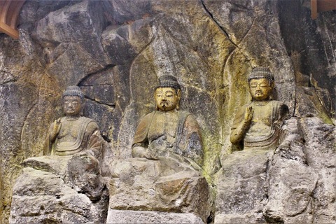 臼杵石仏第5龕　堂ヶ迫　阿弥陀如来中心の五尊磨崖仏 (4)