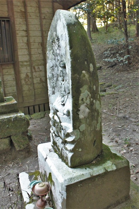 稲葉崎馬頭観音石仏明治十九年 (4)