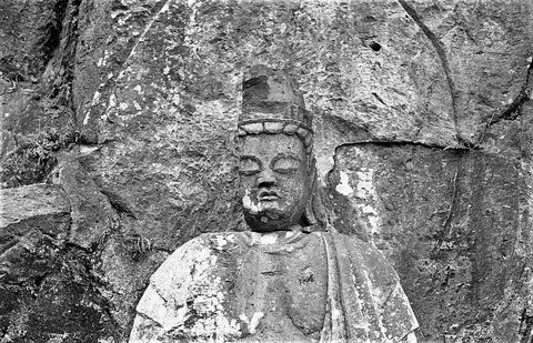 臼杵石仏第2龕ホキ阿弥陀三尊磨崖仏勢至菩薩立像