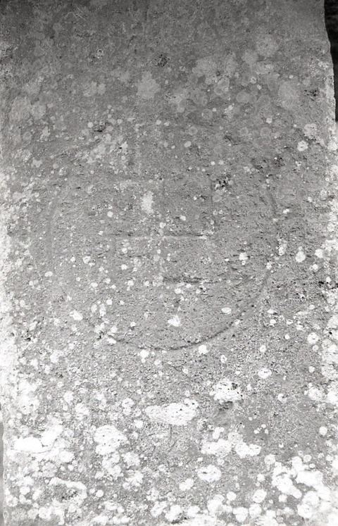 立壁忠霊塔入口笠塔婆 (10)