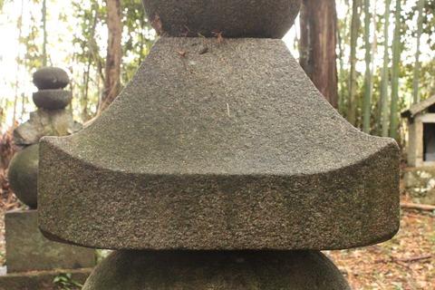 長岳寺墓地五輪塔2 (12)