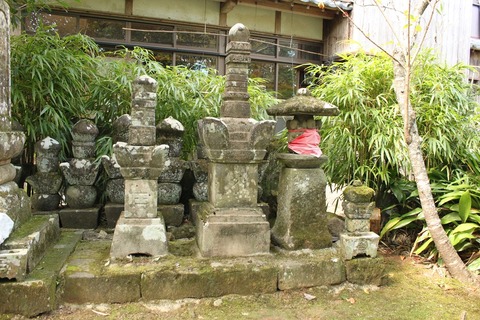 秀岩寺宝篋印塔天文癸巳武雄市20200915