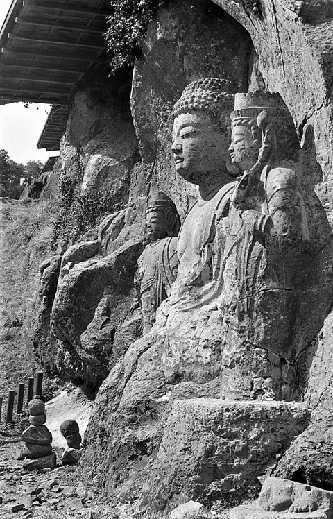 臼杵石仏第2龕ホキ阿弥陀三尊磨崖仏 (8)