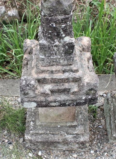古園石塔群宝篋印塔6南島原市 (3)