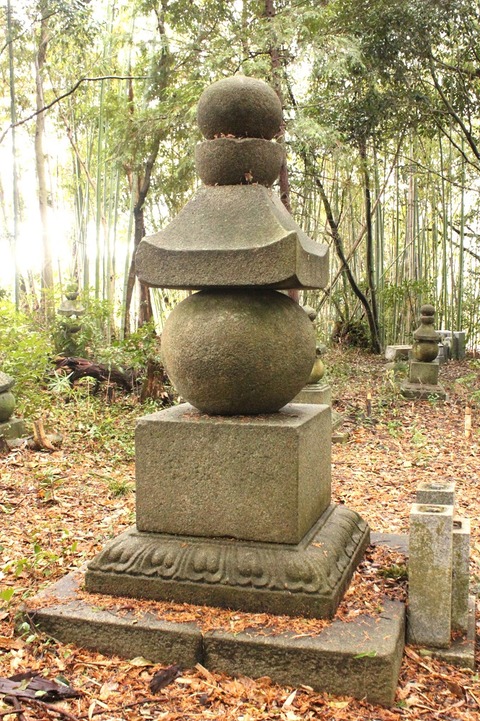 長岳寺墓地五輪塔2 (4)