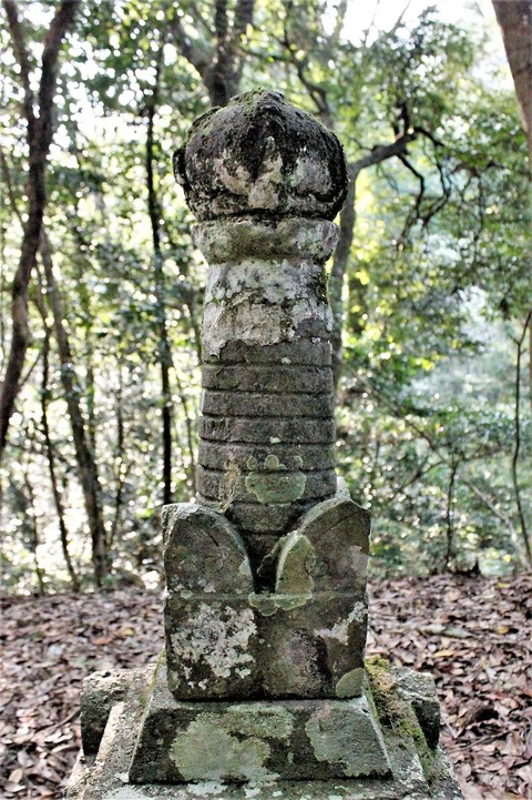 白谷宝篋印塔残欠 (16)