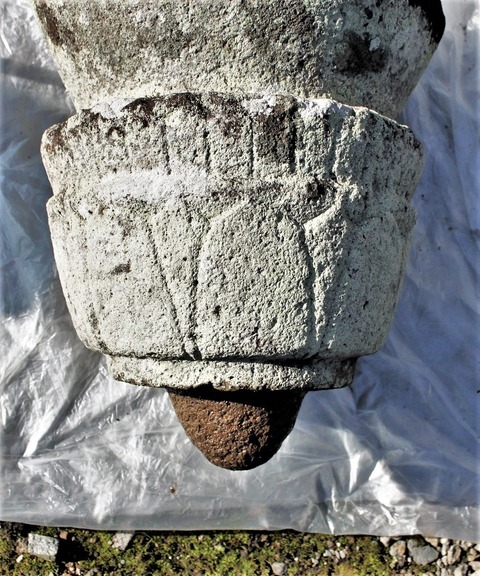 （図20）蓮厳院墓地天文十一年銘塔2016112829