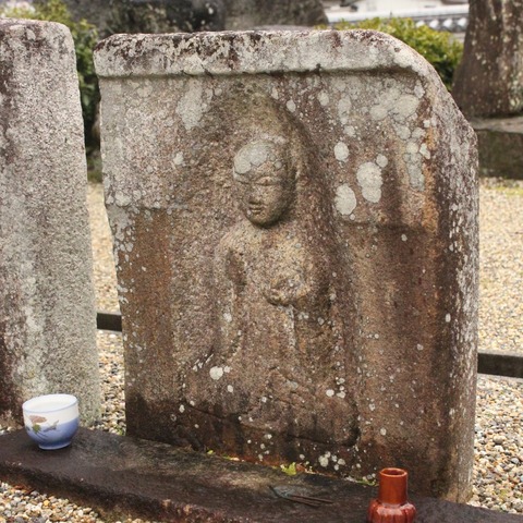 柳本専行院建治三年型地蔵坐像石棺仏 (5)