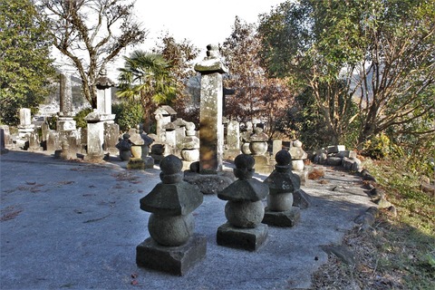 2019.12.28.玖珠町長村家墓地笠塔婆