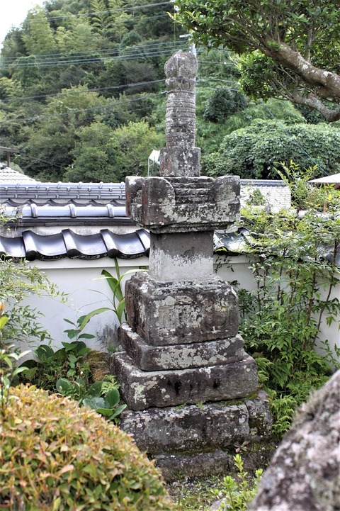 2019.09.16.玖珠町岩室宝篋印塔応安七年 (4)