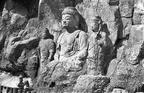 臼杵石仏第2龕ホキ阿弥陀三尊磨崖仏中尊阿弥陀如来坐像 (4)