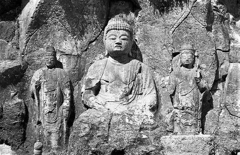 臼杵石仏第2龕ホキ阿弥陀三尊磨崖仏 (4)