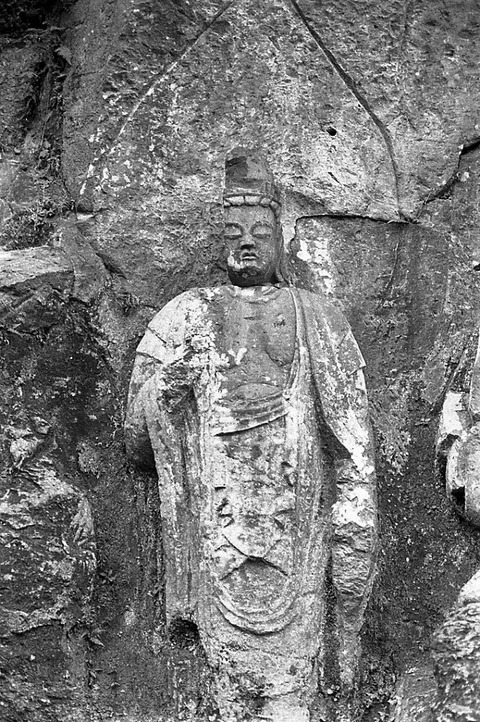 臼杵石仏第2龕ホキ阿弥陀三尊磨崖仏勢至菩薩立像 (2)