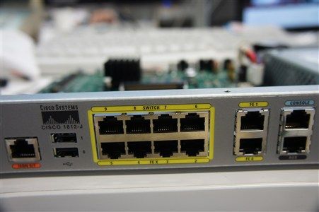 Cisco 1812J のメモリを増設する。：こっそりと。 - livedoor Blog