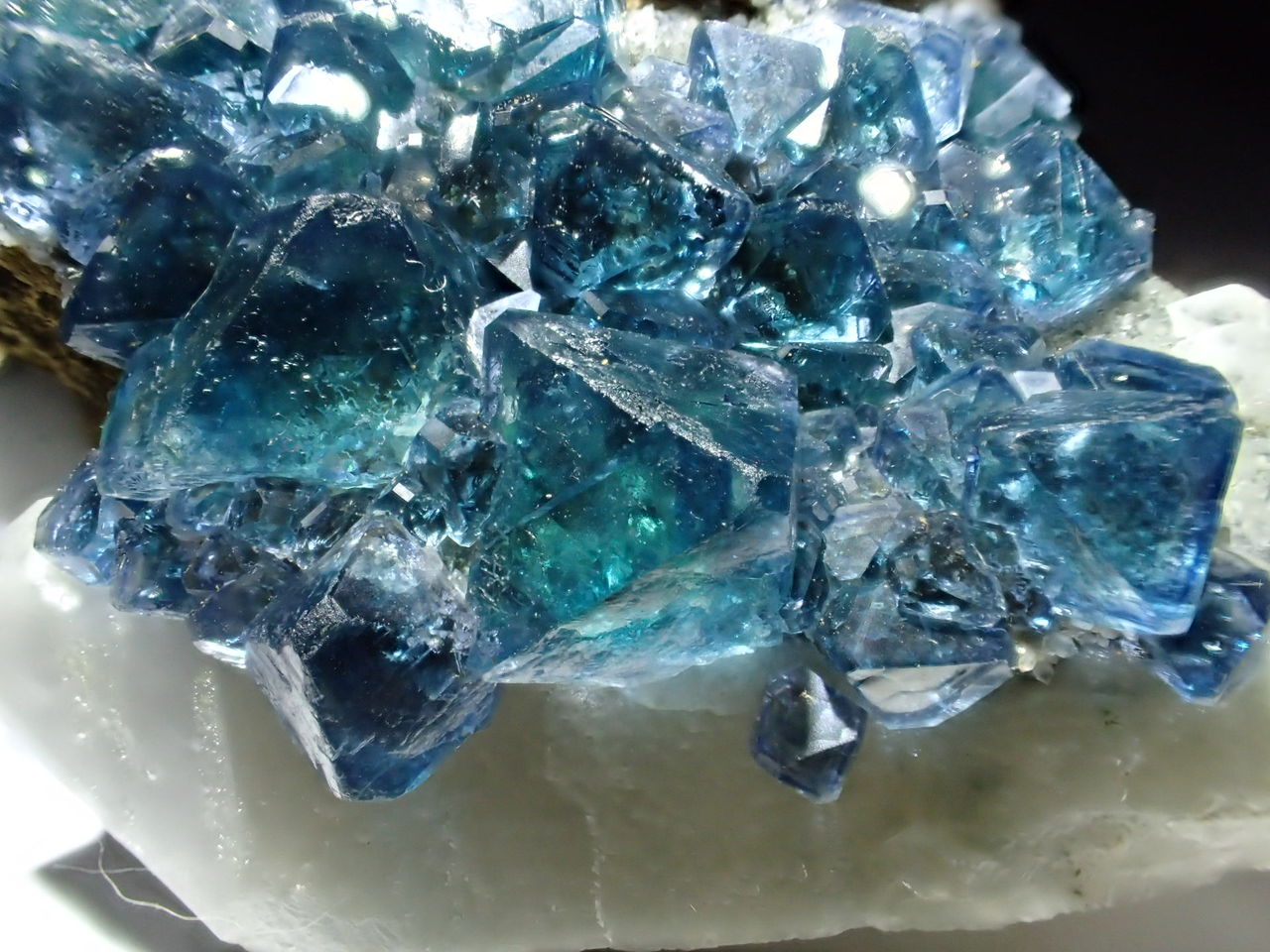 蛍石 中国 鉱物収集はじめました