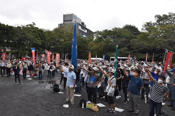 ③シュプレヒコール