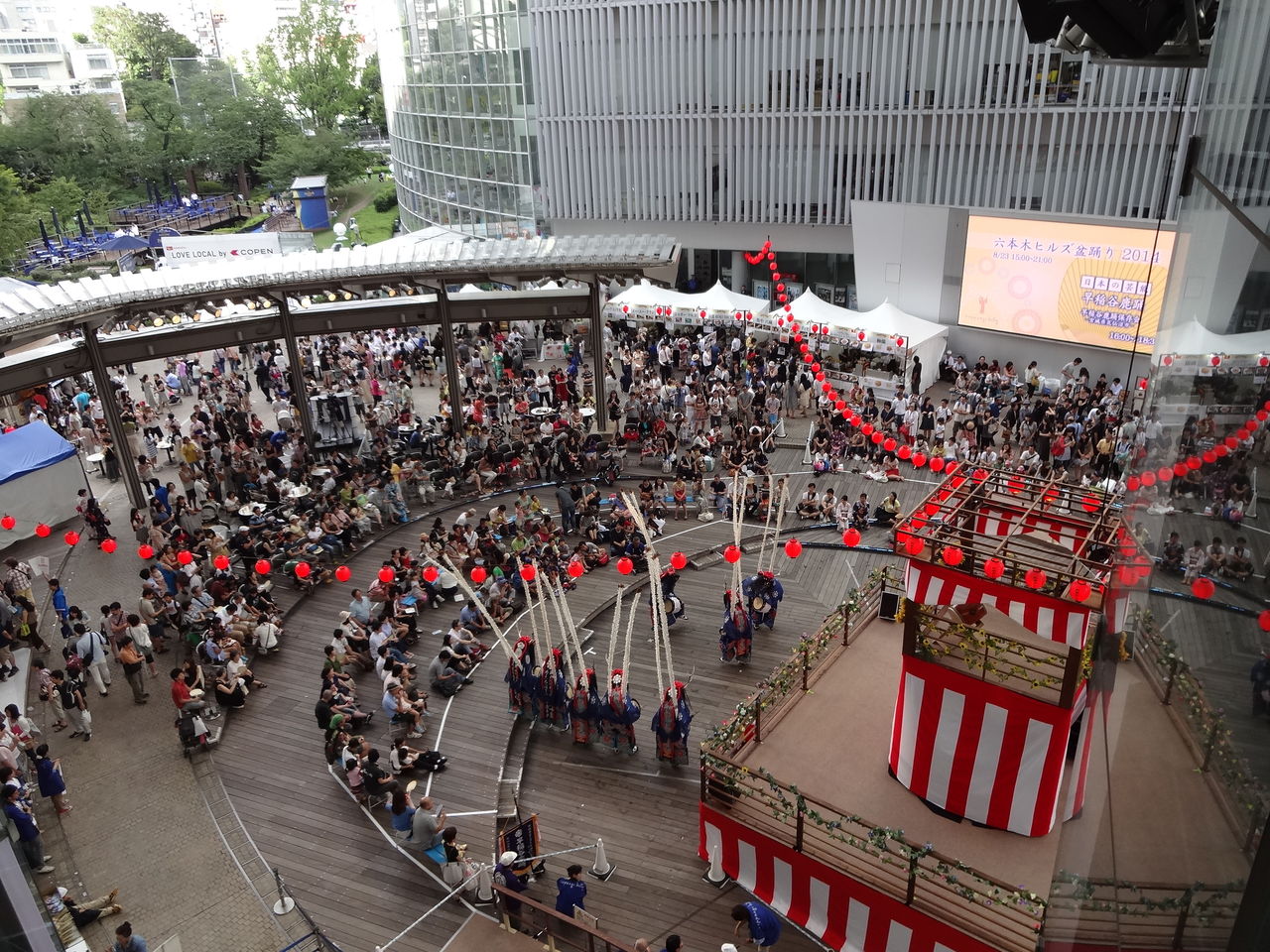 六本木ヒルズ盆踊り14に行ってきた 14年8月23日 東京散歩 四季のイベント 花の歳時記 食べ歩記