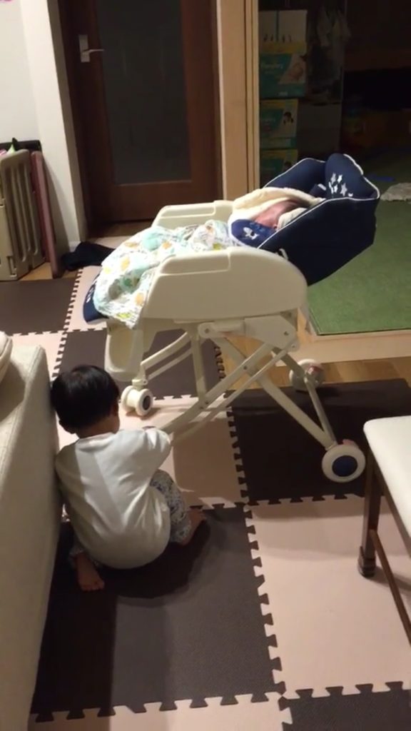 2人目育児 大変な時期に大活躍する便利グッズ13選 すくすくらいだー 2人目育児 大変な時期に大活躍する便利グッズ13選 すくすくらいだー