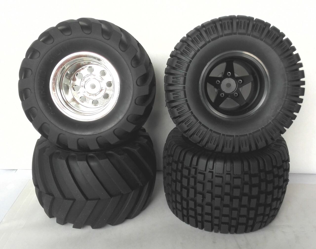 タミヤのタイヤと比較 ワイルドウイリー2 用 ブロック タイヤ GYAR RC