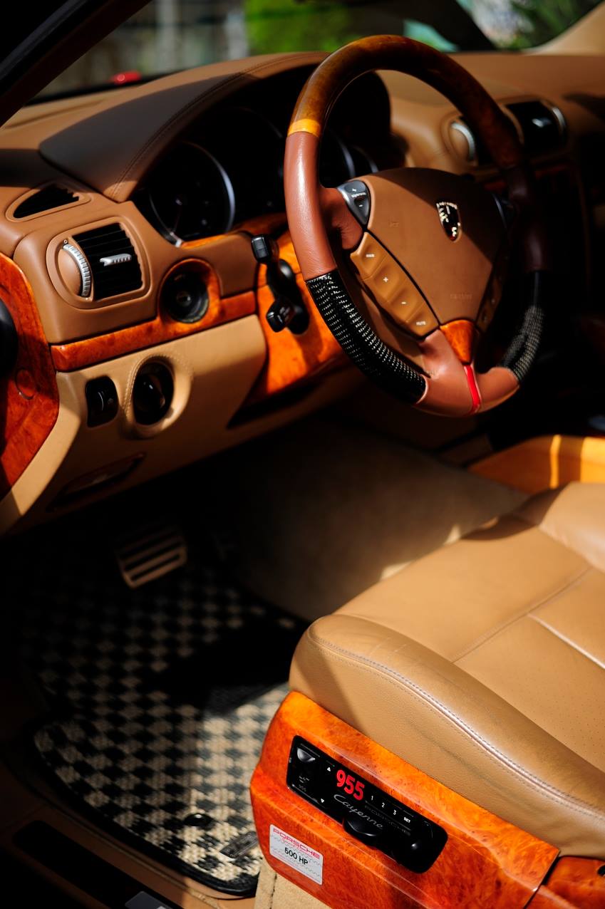 わナンバーレンタカー Limited High Performance Edition 500hp 徳永さんから石森さんへバトンタッチ入れ替えで御座います Porsche Cayenne Turbo S 955 Sports Classic 16 Units Limited High Performance Edition 500hp