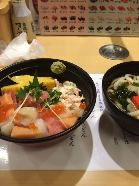 海鮮三崎港のランチ いつでも行ったる と思いながら なかなか行けない 海鮮三崎港のランチ いつでも行ったる と思いながら なかなか行けない