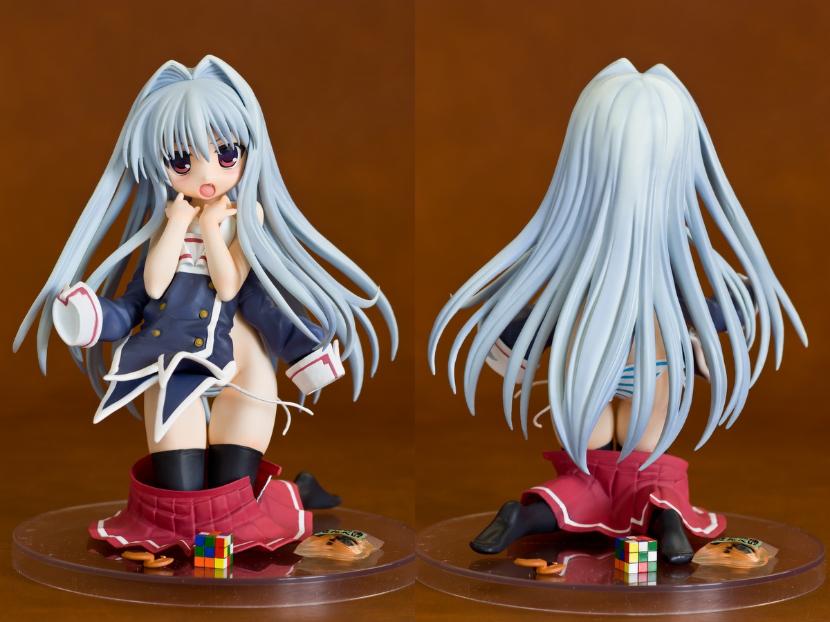 新発売 C3 シーキューブ フィア フィギュアお着替え中ver 上着とスカートはキャストオフ可能 お尻が半分見える縞パン一枚にできる様子 ホビログ 旧サイト