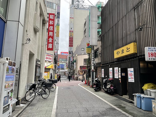 長渕剛主演ドラマ とんぼ 第1話のロケ地 西新宿 Studio Chanpin 長渕剛主演ドラマ とんぼ 第1話のロケ地 西新宿 Studio Chanpin