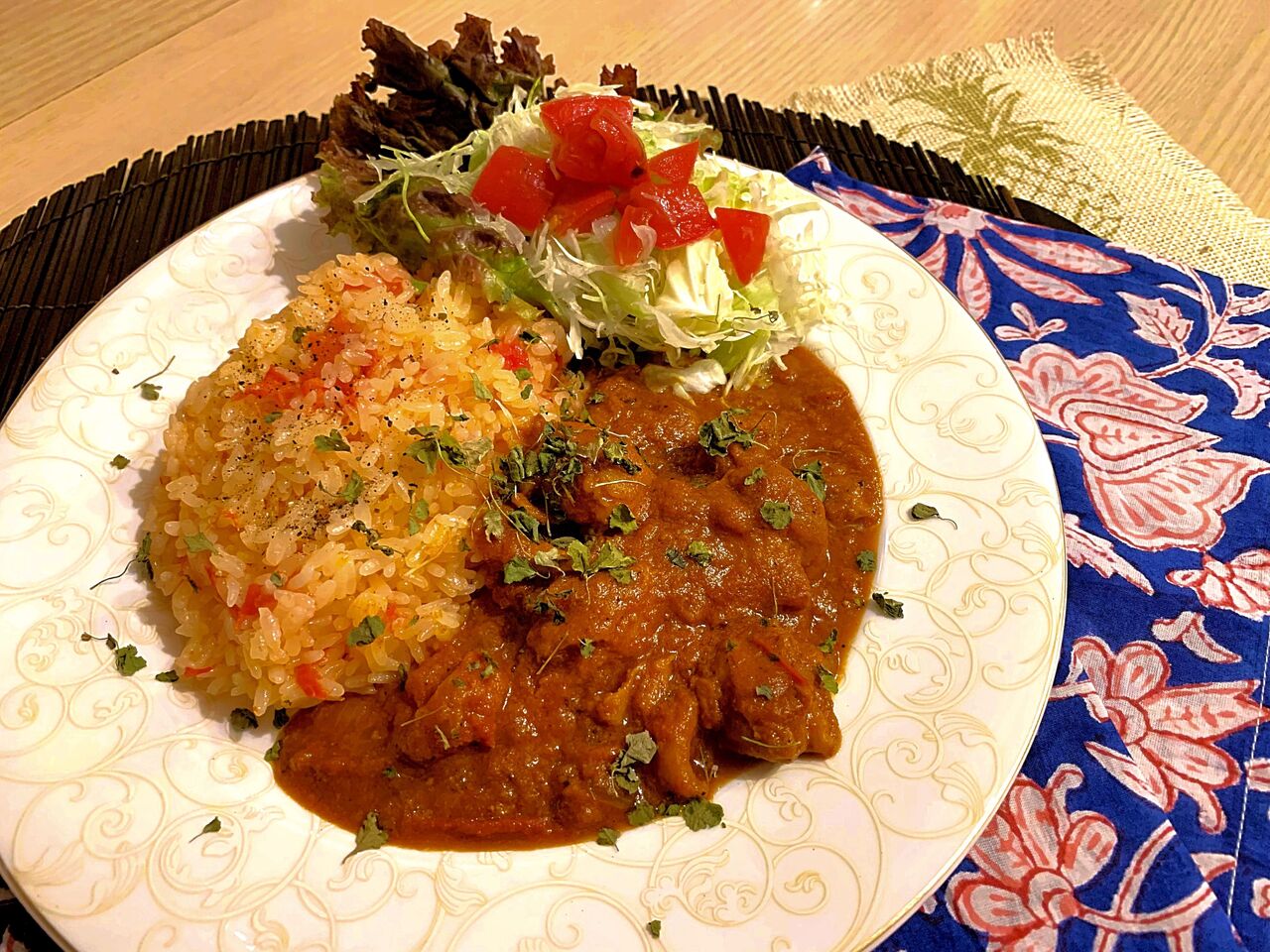 新メニュー 芳醇 北本トマトカレー カレーライス バル しえすた