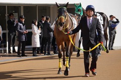 20200105 中山5R 3歳1勝クラス ルトロヴァイユ 06