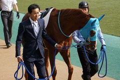 20191027 東京7R 3歳上1勝クラス ヴァルドワーズ 10