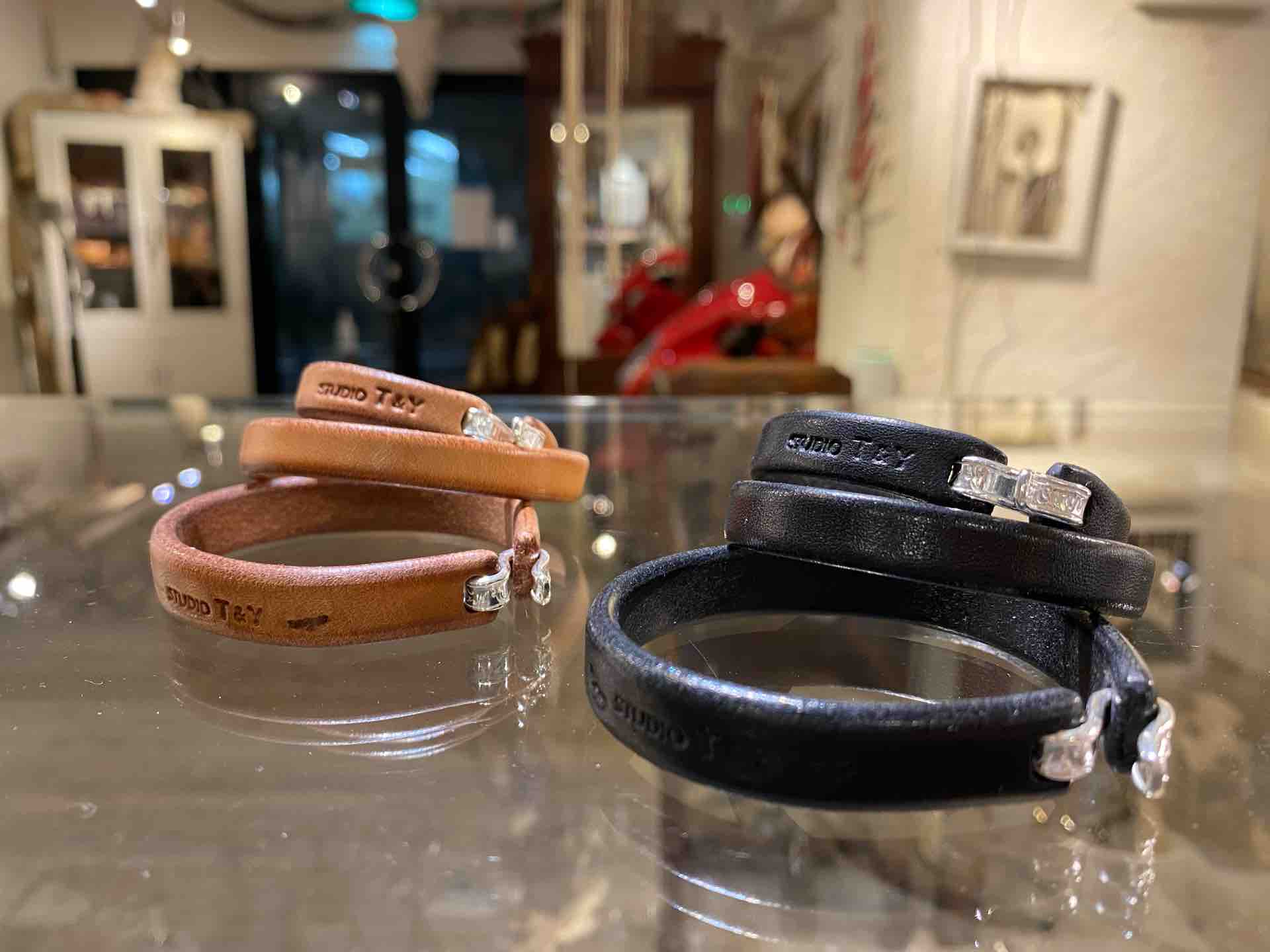 STUDIO T&Y レザーバングル STUDIO T&Y - Leather Bracelet 13 (BLACK) / 二周巻きレザー