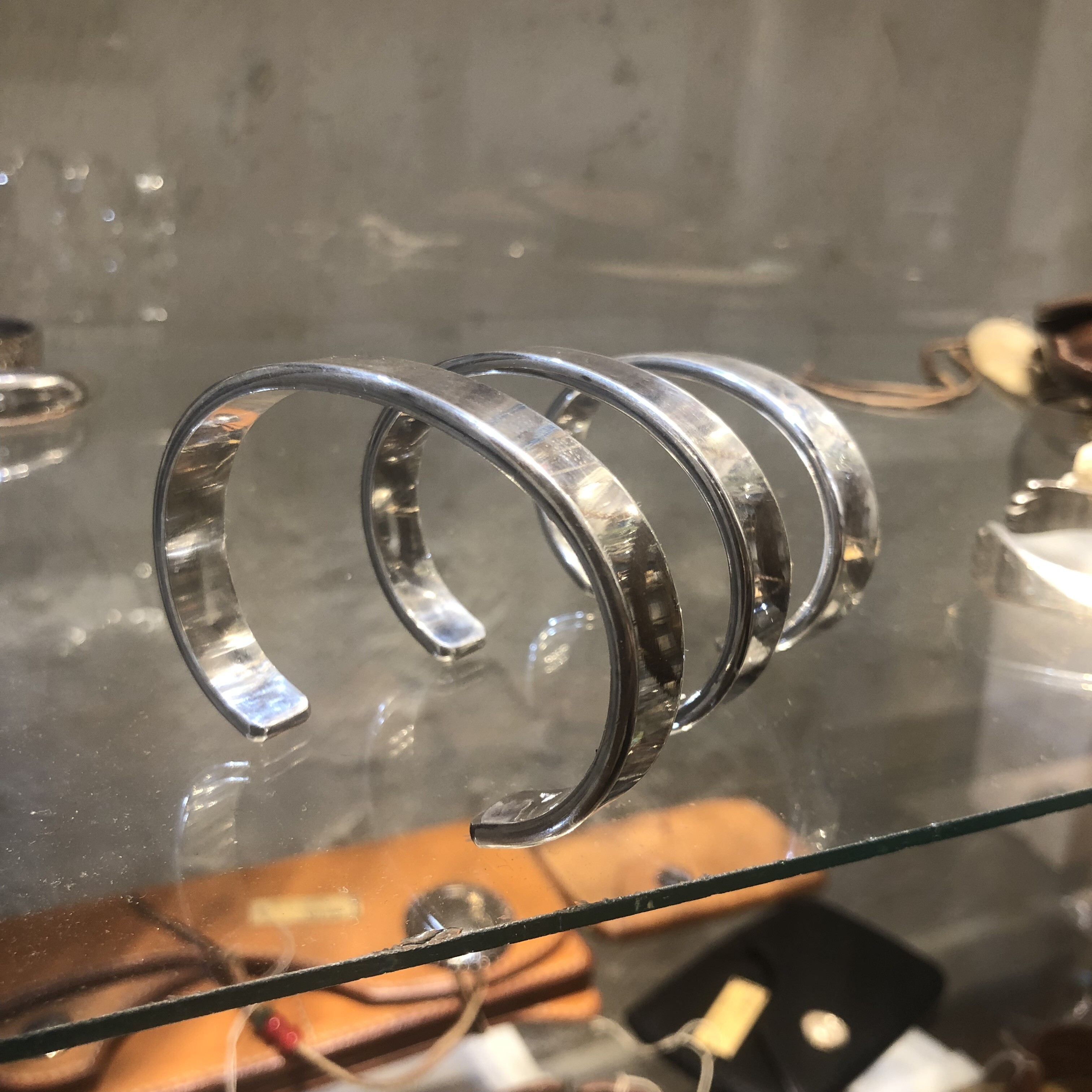 codysanderson バングル NARROW DOT CUFF codysanderson バングル