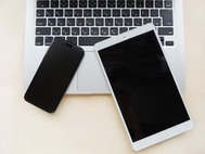 ノートPCとタブレットとスマホ