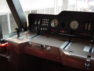 640px-EF210マスターコントロール周辺