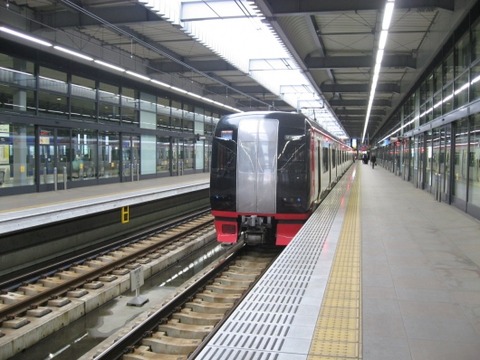 【時空系】近代的な見たことない駅に迷い込んだ