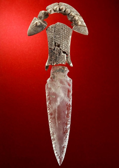 【古代世界史系】スペインの古代遺跡からクリスタルナイフを発見！