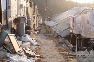 【アンダーグランド系】【墓】韓国のスラム街の写真貼ってく【禁断の現場に行ってきた!!】
