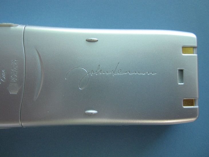 au c501SA シルバー ジョン・レノン 携帯 au c501SA シルバー ジョン・レノン 携帯 LENNON-SEMI MATTE SILVER