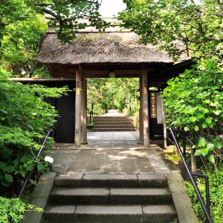 東慶寺山門