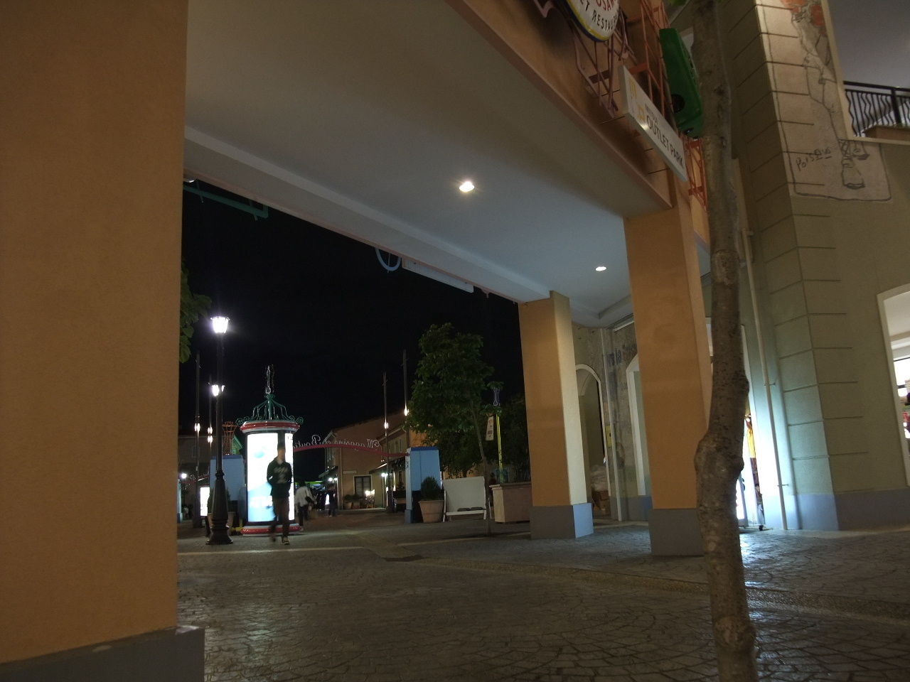 今日のお茶 ｔｕｌｌｙ ｓ ｃｏｆｆｅｅ 三井アウトレットパーク 多摩南大沢 南大沢 彷徨私事記