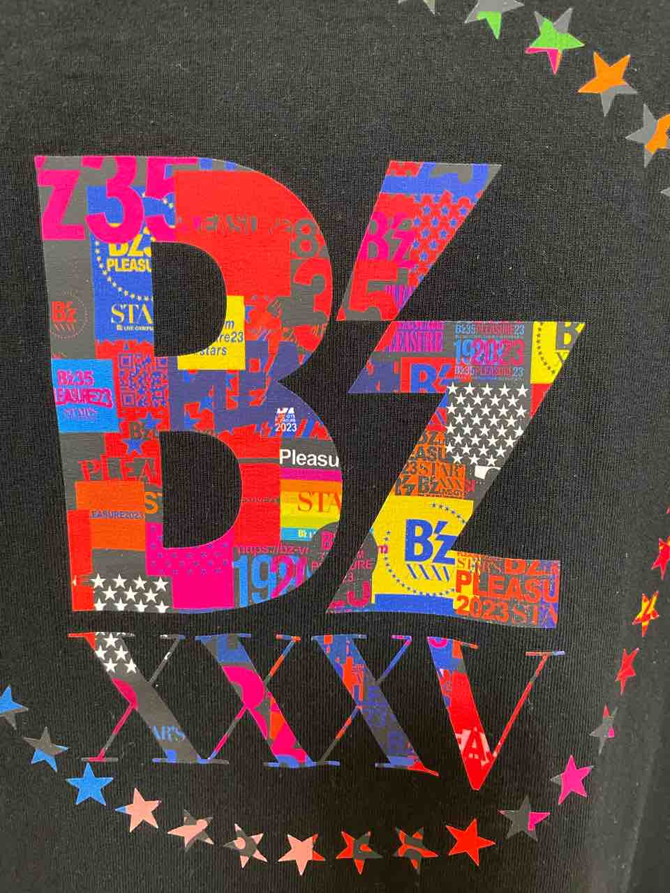 盛り上がりが止まらない！！】B'zのツアーグッズを飾ってみました