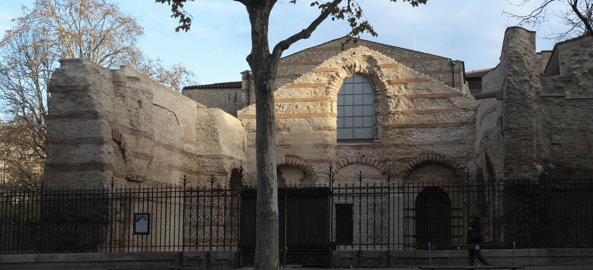 ルテティア 2 パリ Renaissance